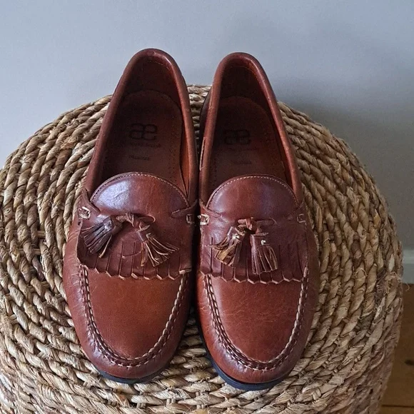 Allen‎ Edmonds Mens Nashua Brown Leather Tassel Loafers Black Rubber Soles S-12 Loafers & Slip-Ons